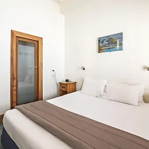  Hostal The Cambridge & Backpackers